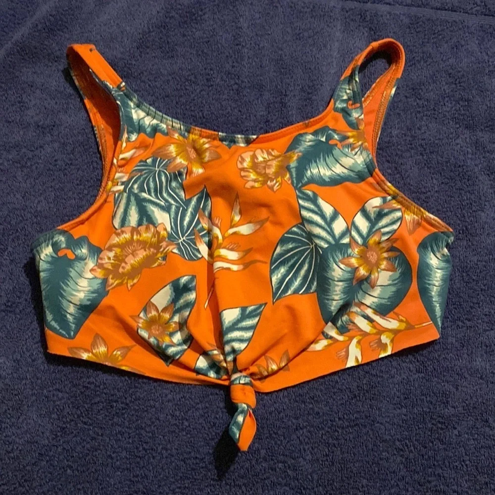 Roxy girls swimsuit top - Picture 1 of 7